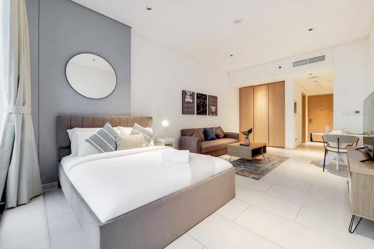 Marquise Square Tower, Business Bay - Bright * Dubai
