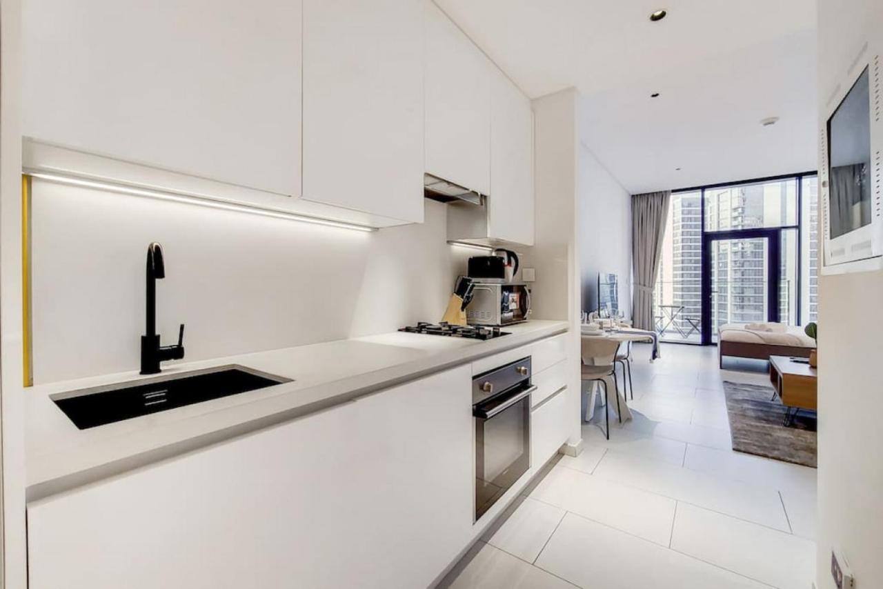 Marquise Square Tower, Business Bay - Bright Apartment